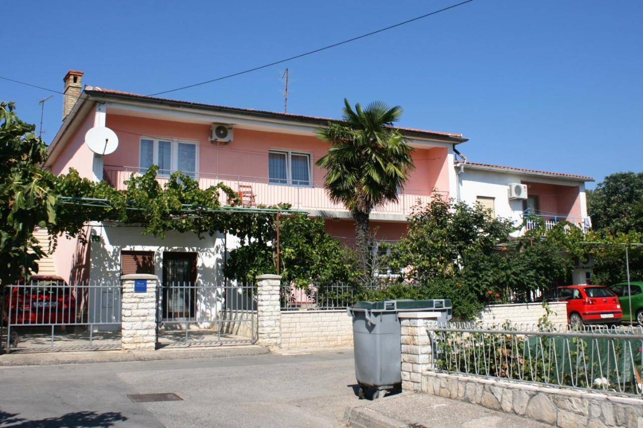 Apartment 6985b