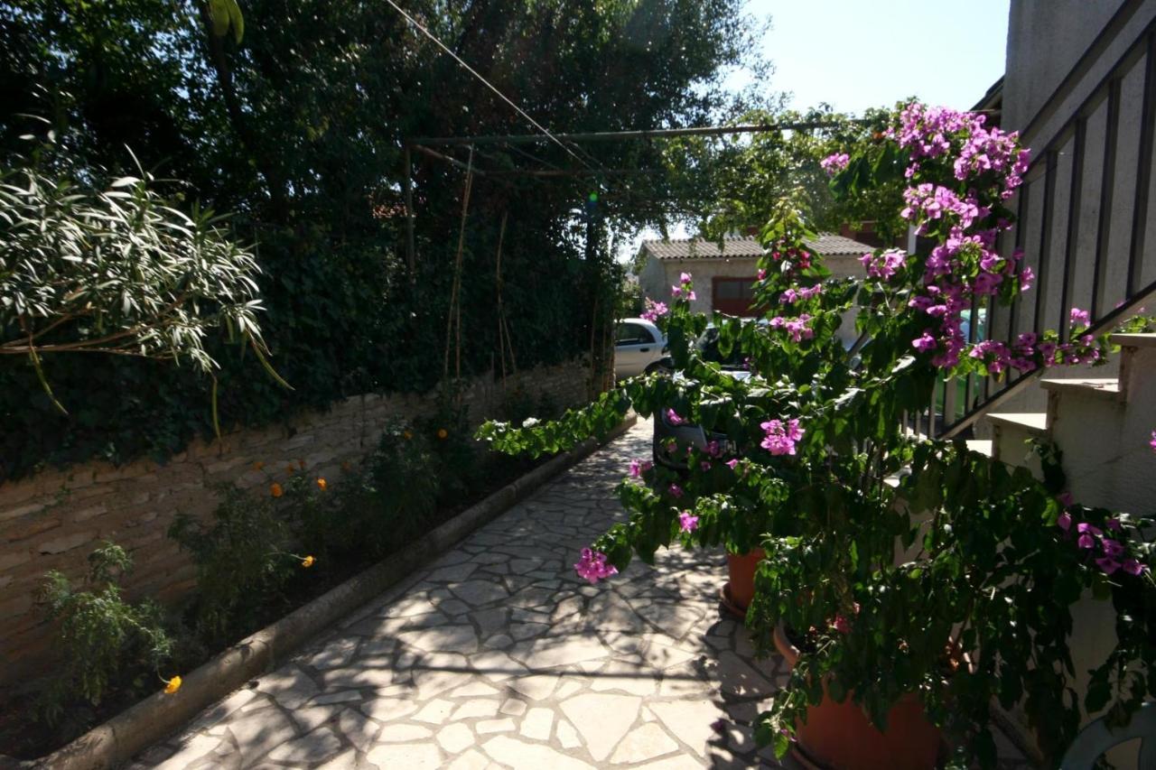 6985b Pula