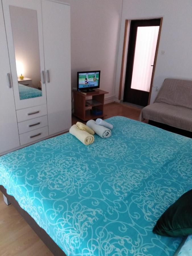 6985b Apartment